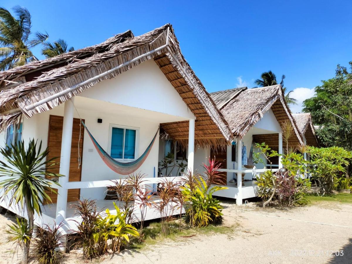 Sand Terrace Beach Bungalows บ้านใต้ ภายนอก รูปภาพ
