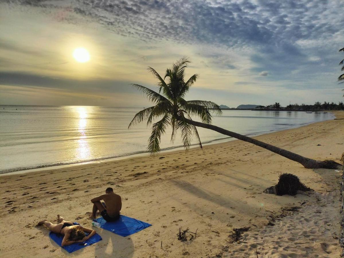 Sand Terrace Beach Bungalows บ้านใต้ ภายนอก รูปภาพ
