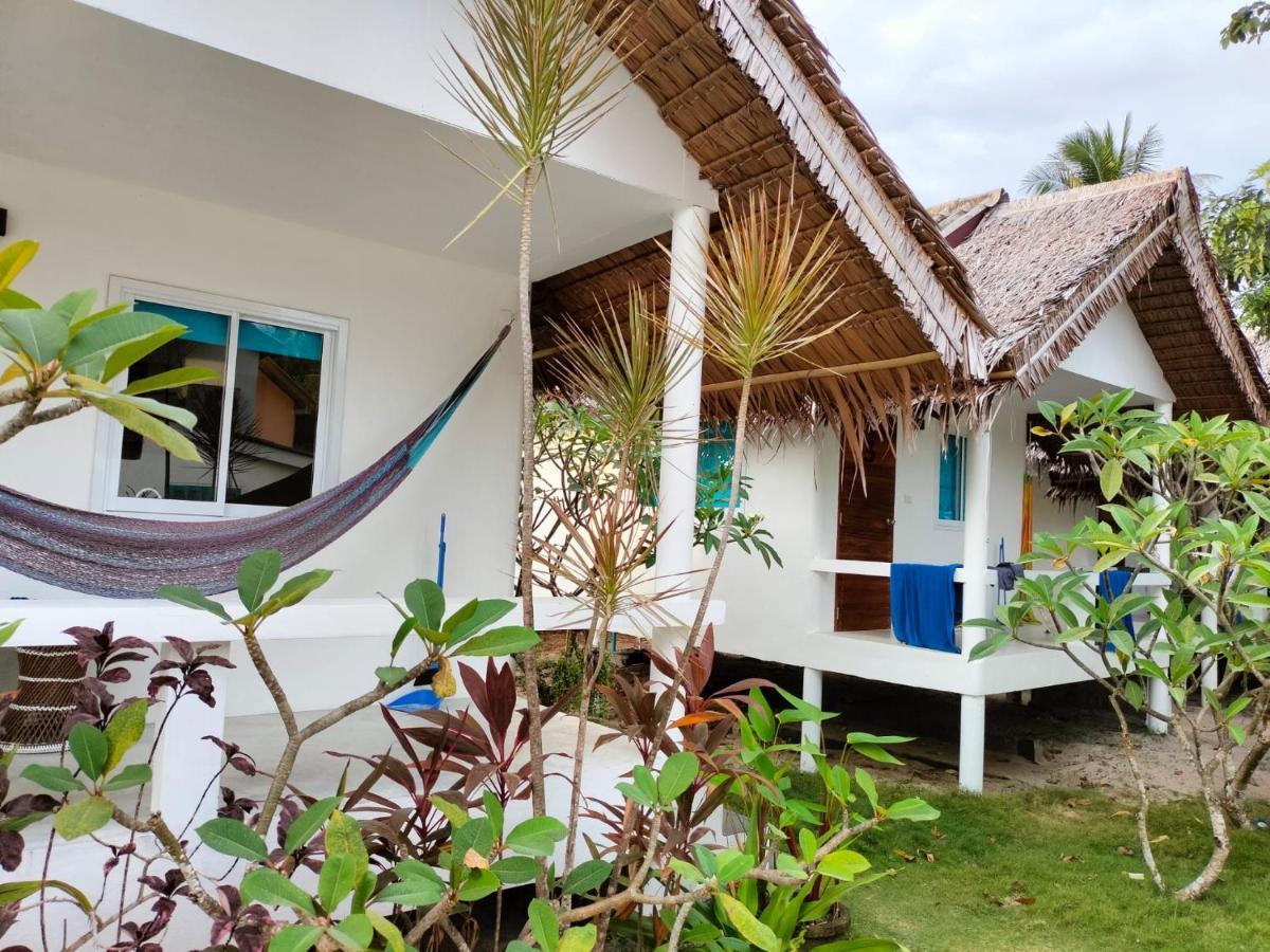 Sand Terrace Beach Bungalows บ้านใต้ ภายนอก รูปภาพ