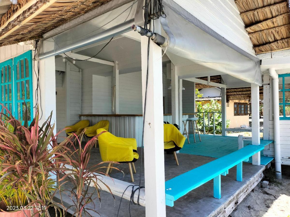 Sand Terrace Beach Bungalows บ้านใต้ ภายนอก รูปภาพ