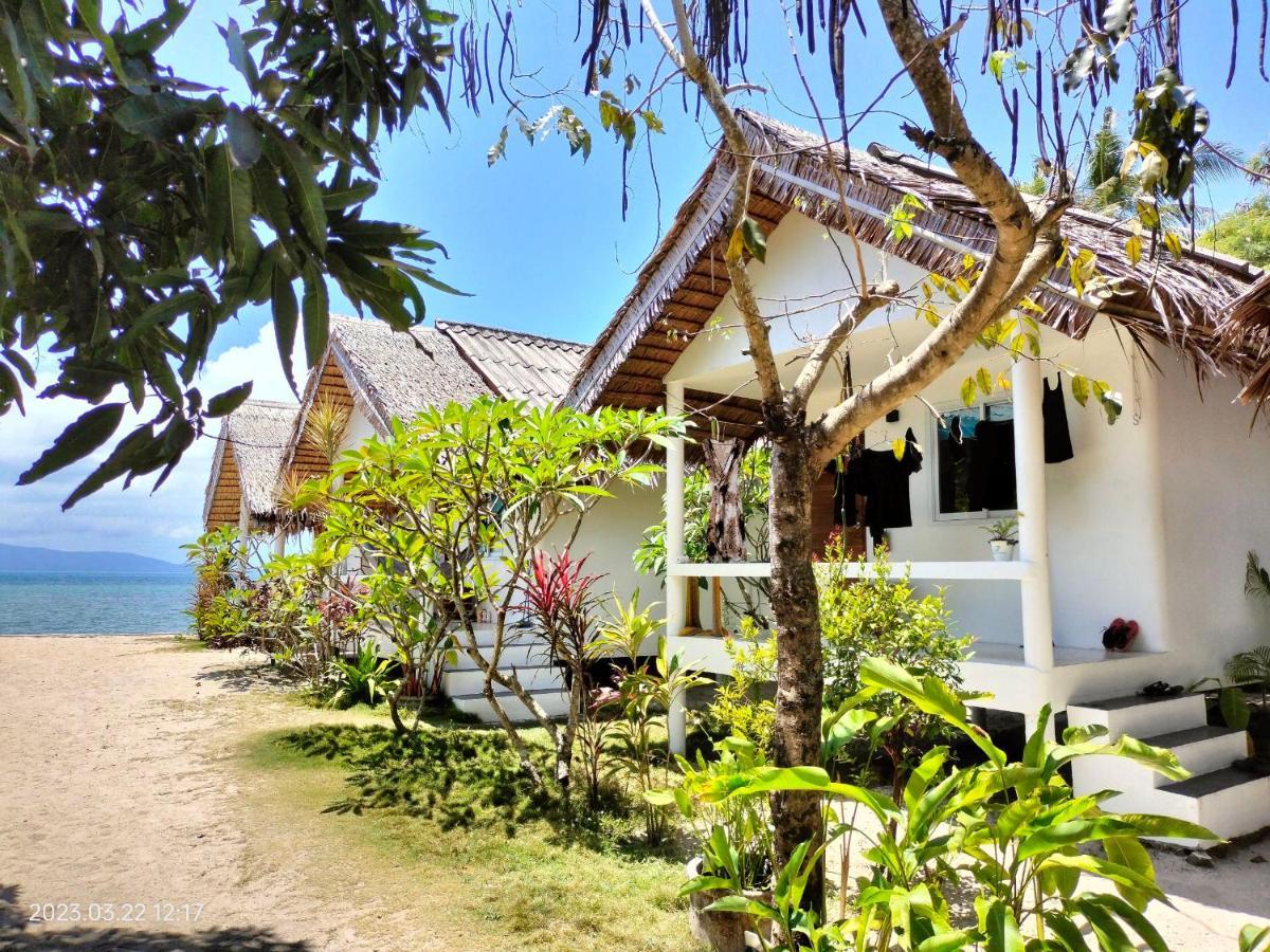 Sand Terrace Beach Bungalows บ้านใต้ ภายนอก รูปภาพ