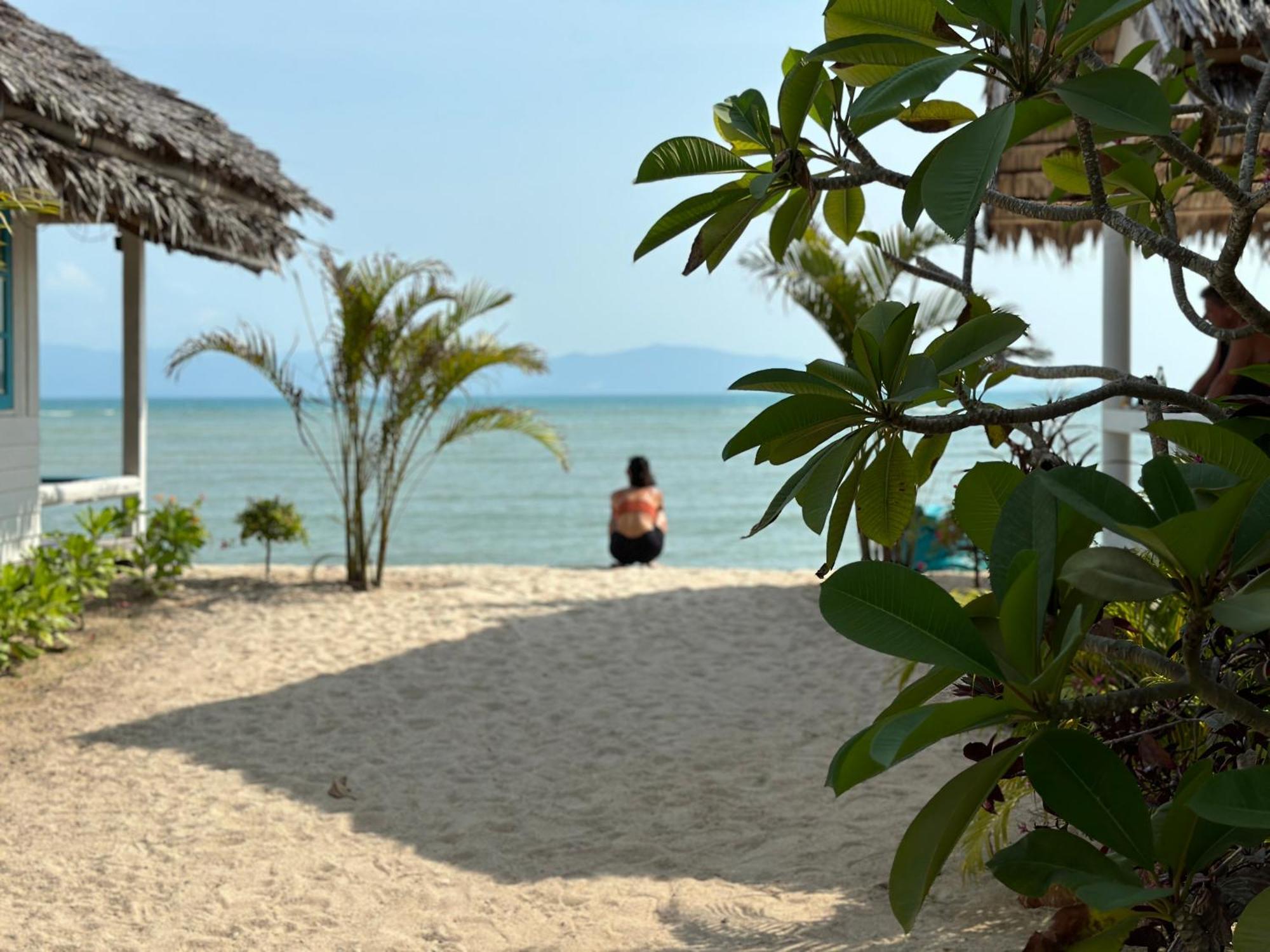 Sand Terrace Beach Bungalows บ้านใต้ ภายนอก รูปภาพ